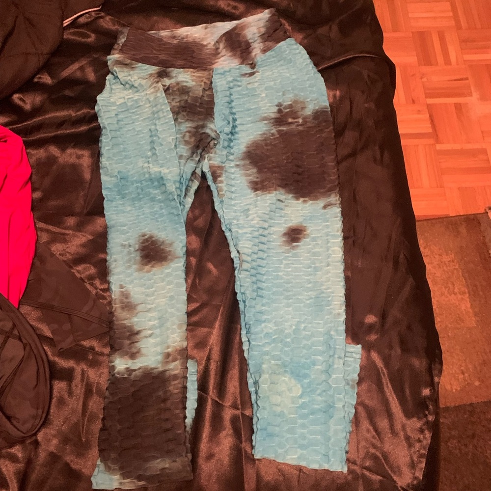 Blue leggings